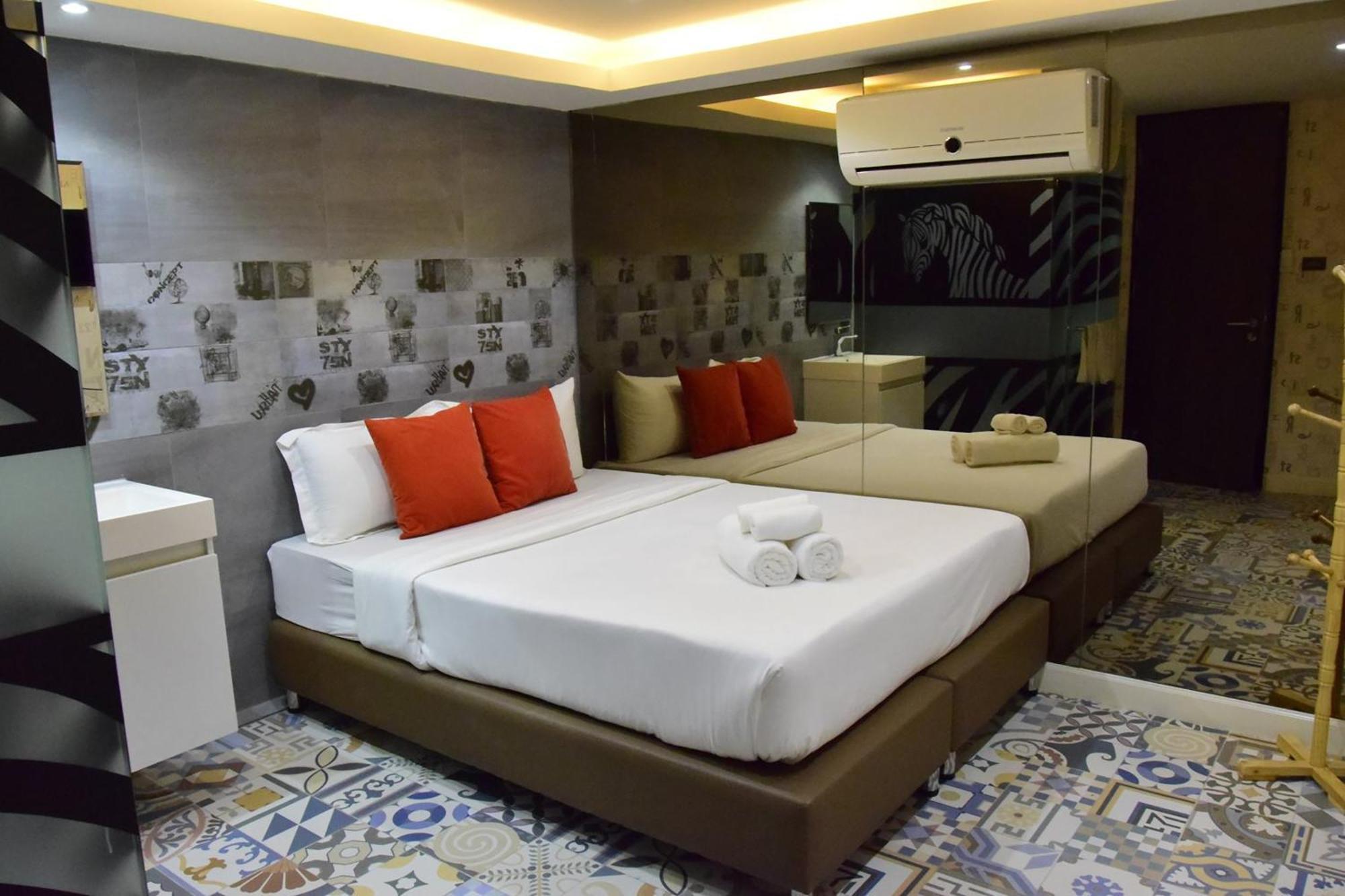 Double Five Hostel Bangkok Kültér fotó
