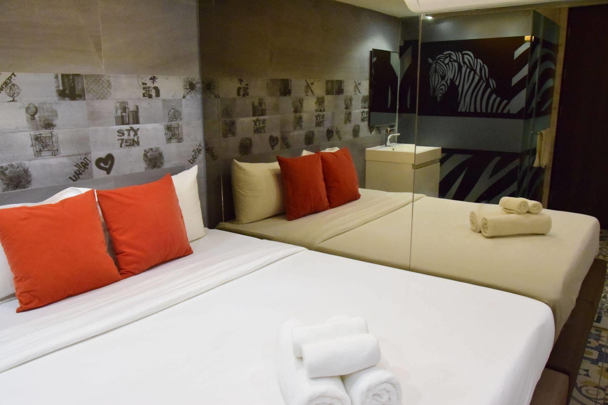Double Five Hostel Bangkok Kültér fotó