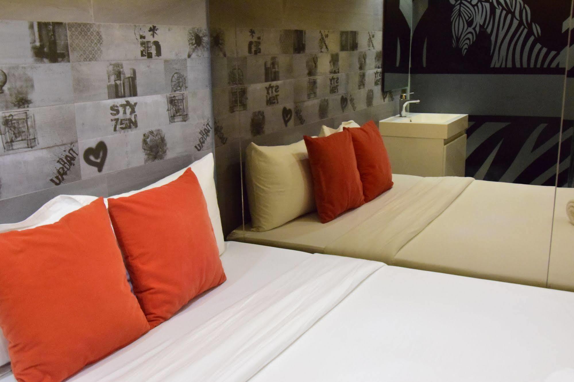 Double Five Hostel Bangkok Kültér fotó